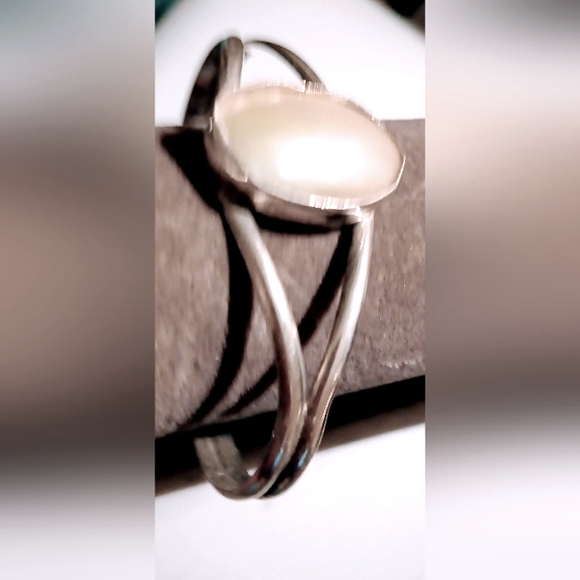 Vintage White Mother of Pearl Sterling Silver Cuff Bracelet - Picture 6 of 8